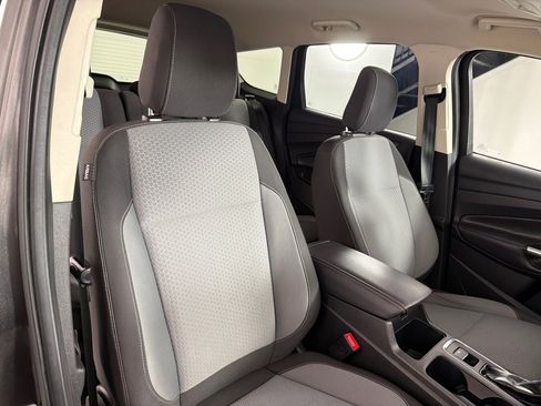 Used 2018 Ford Escape SE image 25