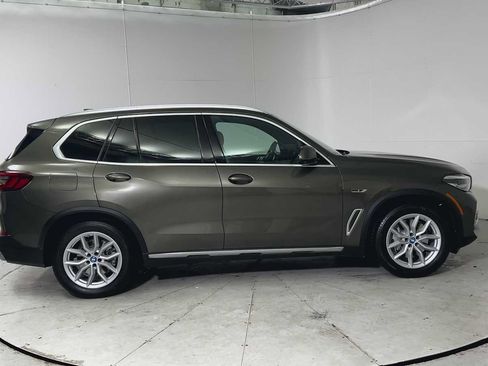 Used 2022 BMW X5 xDrive45e w/ Climate Comfort Package image 9