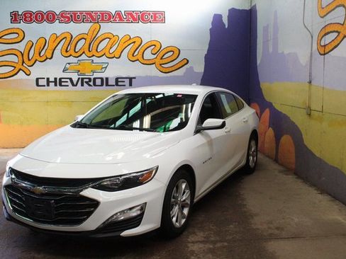 Used 2022 Chevrolet Malibu LT image 2