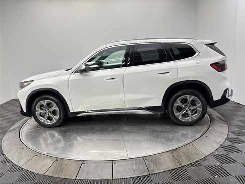 Used 2023 BMW X1 xDrive28i w/ Premium Package image 16