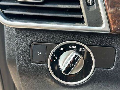 Used 2012 Mercedes-Benz ML 350 ML 350 AWD 4MATIC 4DR SUV image 23