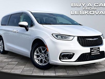 Used 2023 Chrysler Pacifica Touring-L