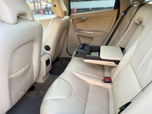 Used 2011 Volvo XC60 T6 image 30
