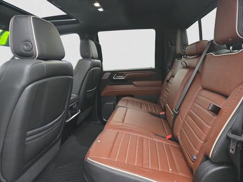 Used 2024 GMC Sierra 3500 Denali Ultimate image 15