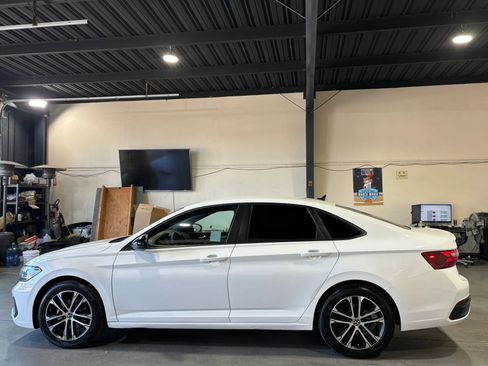 Used 2022 Volkswagen Jetta Sport image 5