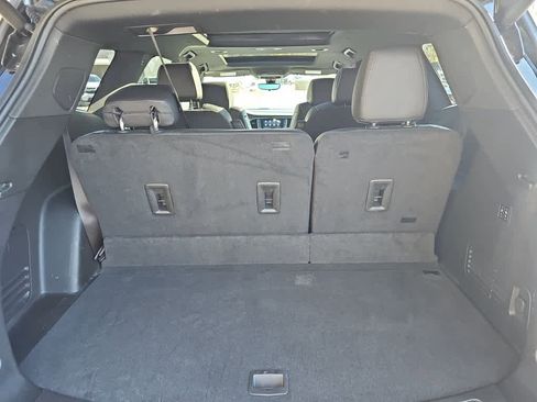 Used 2022 Buick Enclave Avenir image 32