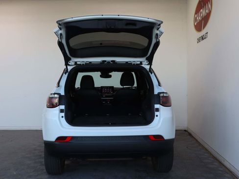 Used 2024 Jeep Compass Latitude image 5