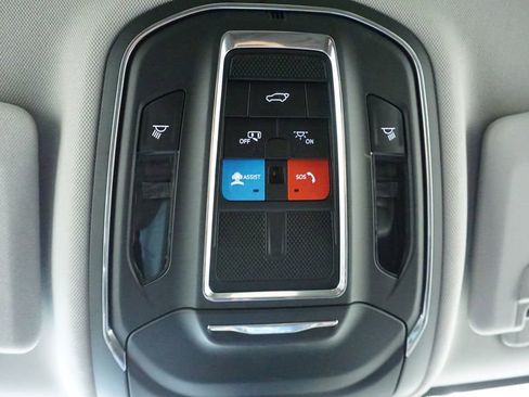 Certified 2023 Jeep Grand Cherokee Limited w/ Black Appearance Package image 34