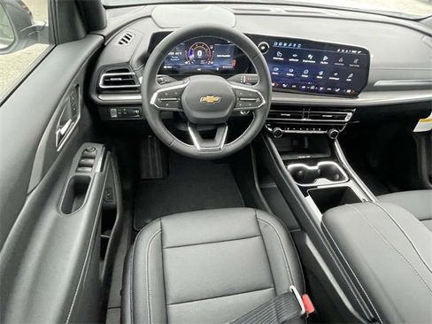 New 2026 Chevrolet Traverse LT w/ Sun and Wheel Package image 11