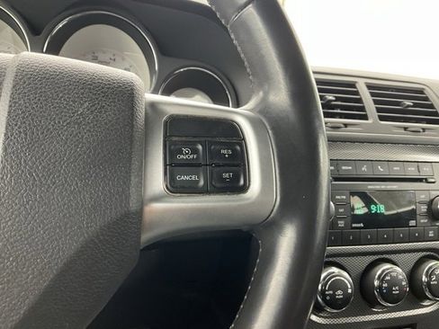 Used 2013 Dodge Challenger R/T image 17