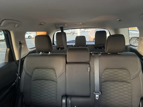 Used 2025 Nissan Pathfinder SV AWD/4WD image 43
