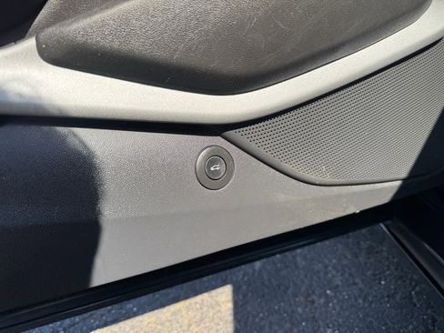 Used 2023 Chevrolet Camaro LT image 15