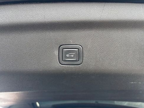 Used 2021 Chevrolet Tahoe High Country image 32