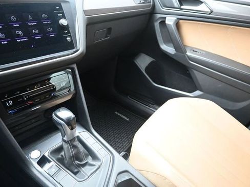 Used 2022 Volkswagen Tiguan SE R-Line FWD image 28