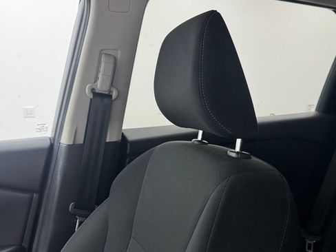 Used 2024 Nissan Rogue S image 38