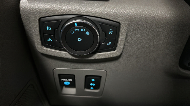 Used 2019 Ford F150 XLT w/ Equipment Group 302A Luxury AWD/4WD image 31