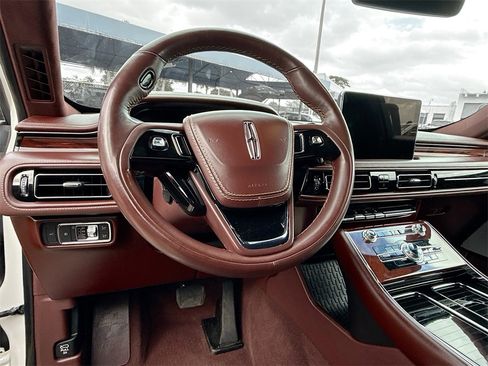 Used 2023 Lincoln Aviator Black Label w/ Jet Package image 12