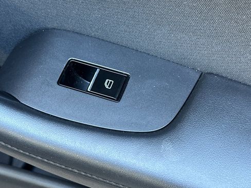 Used 2022 MAZDA MAZDA3 s image 21