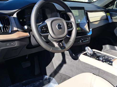 New 2026 Volvo XC90 T8 Plus image 5