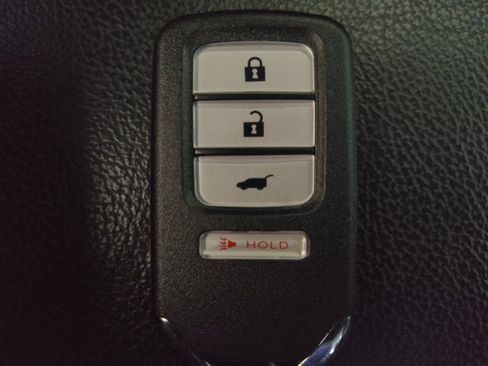 Used 2017 Honda Pilot Touring image 32