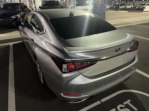 Used 2023 Lexus ES 350 Ultra Luxury image 4