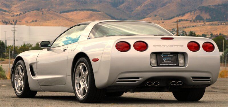 Used 1999 Chevrolet Corvette Coupe w/ Memory Pkg RWD image 2