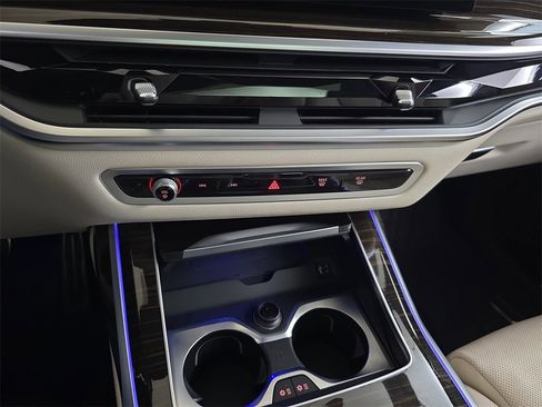 Used 2023 BMW X7 M60i w/ Executive Package image 27