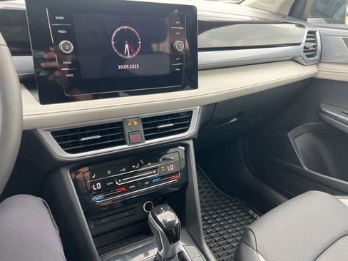 New 2025 Volkswagen Taos SEL image 11