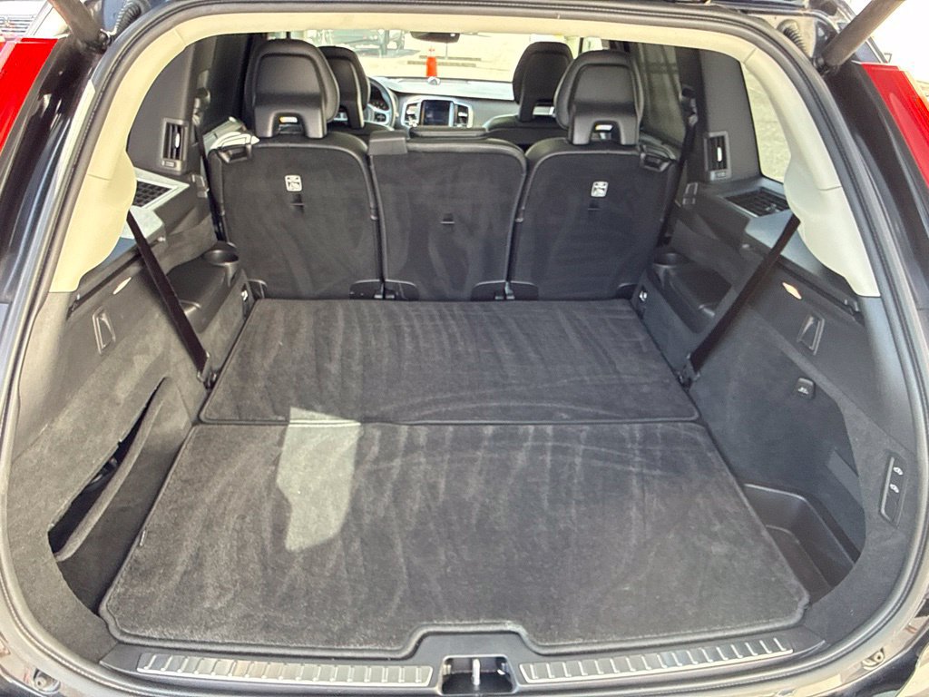 Used 2018 Volvo XC90 T6 Inscription w/ Convenience Package AWD/4WD image 11