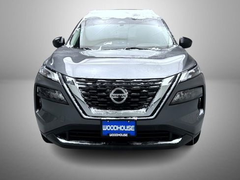 Used 2021 Nissan Rogue S image 2