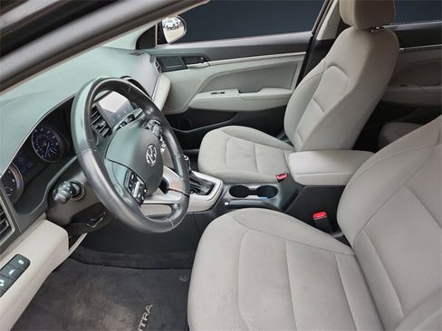 Used 2020 Hyundai Elantra Value Edition image 9