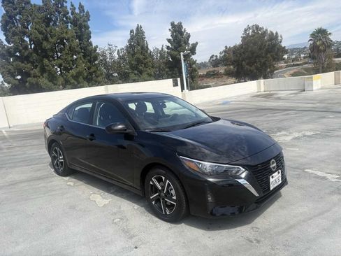 Used 2025 Nissan Sentra SV FWD image 28