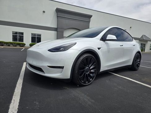 Used 2022 Tesla Model Y Performance AWD/4WD image 13