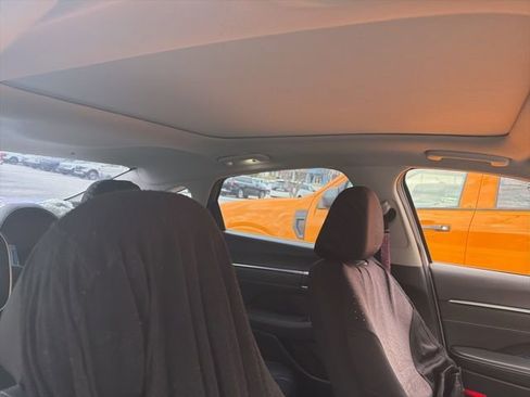 Used 2020 Hyundai Sonata Limited w/ Preferred Accessory Package image 12