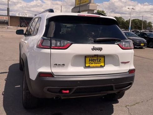 Used 2022 Jeep Cherokee Trailhawk w/ Premium Leather Package AWD/4WD image 8