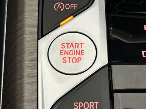 Used 2025 BMW 330i Sedan image 22