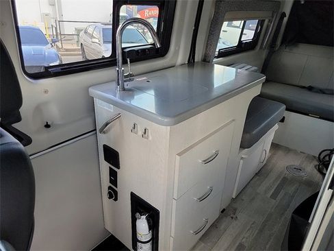 Used 2022 Mercedes-Benz Sprinter 2500 image 25