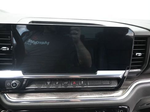 Used 2024 Chevrolet Silverado 2500 LTZ image 12