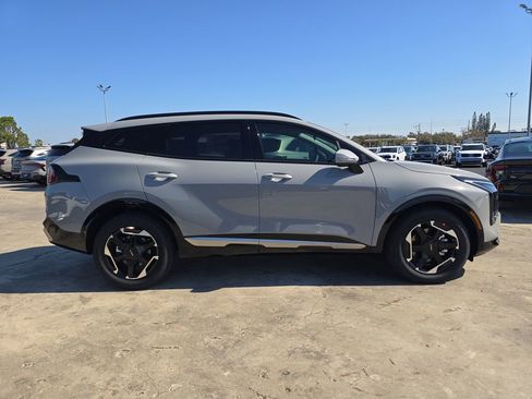 New 2026 Kia Sportage SX FWD image 9
