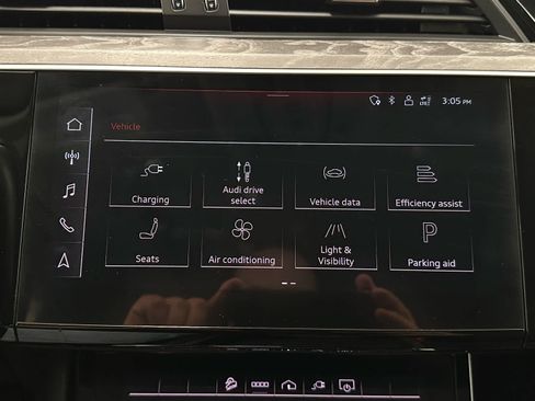 Used 2023 Audi e-tron Premium AWD/4WD image 35