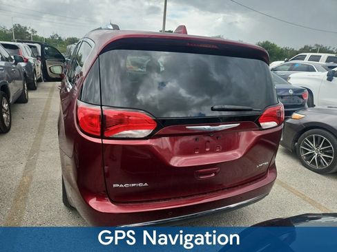Used 2017 Chrysler Pacifica Limited w/ UConnect Theater Package FWD image 2