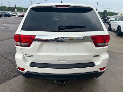 Used 2011 Jeep Grand Cherokee Laredo AWD/4WD image 6