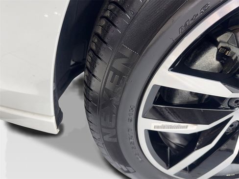 Used 2025 Volkswagen Jetta SE w/ Sunroof Package image 85