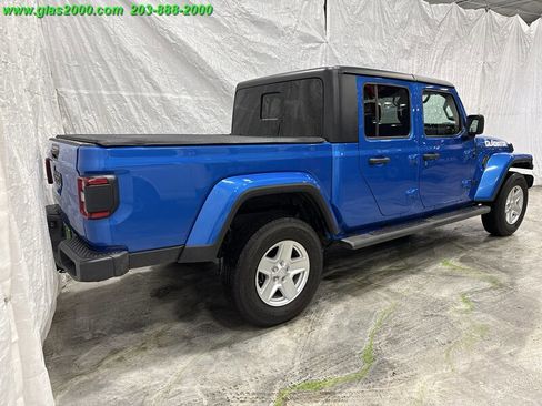 Used 2022 Jeep Gladiator Sport image 8