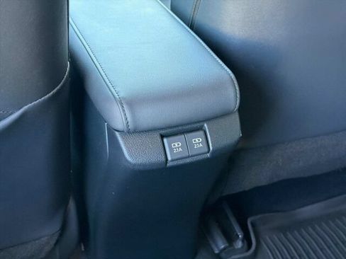 Used 2022 Toyota Prius Prime XLE FWD image 16