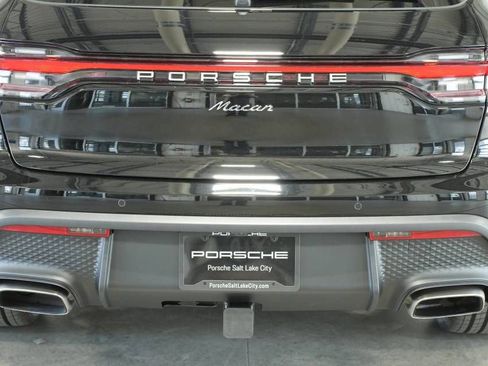 Certified 2025 Porsche Macan AWD/4WD image 38