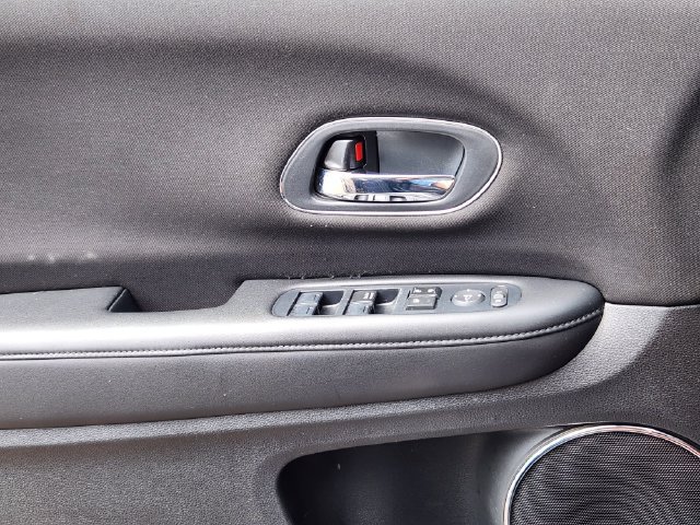 Used 2017 Honda HR-V EX image 6