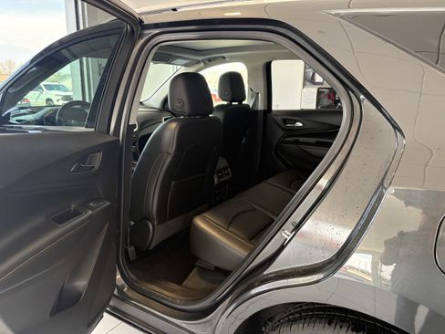 Used 2018 Chevrolet Equinox Premier image 21