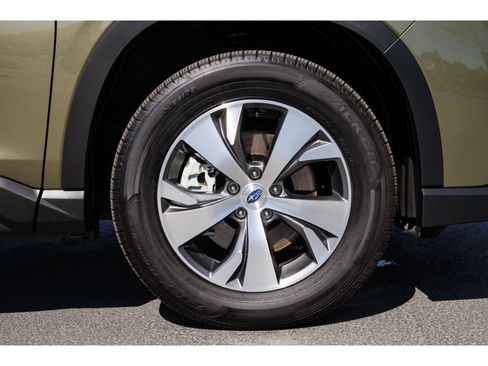 Certified 2025 Subaru Ascent Premium AWD/4WD image 9