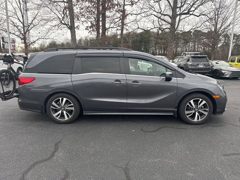 Used 2024 Honda Odyssey Touring image 2